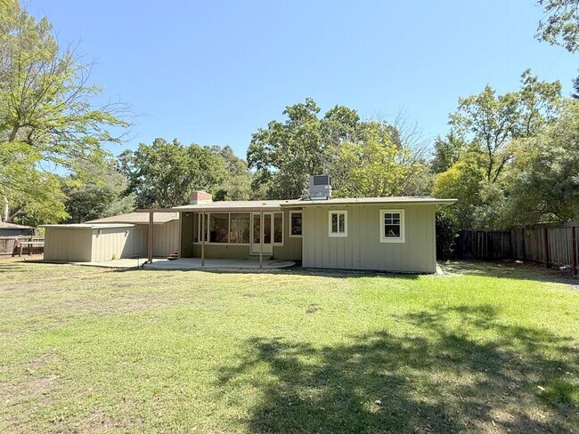 Building Photo - Sprawling Westside Walnut Creek Ranch Home...