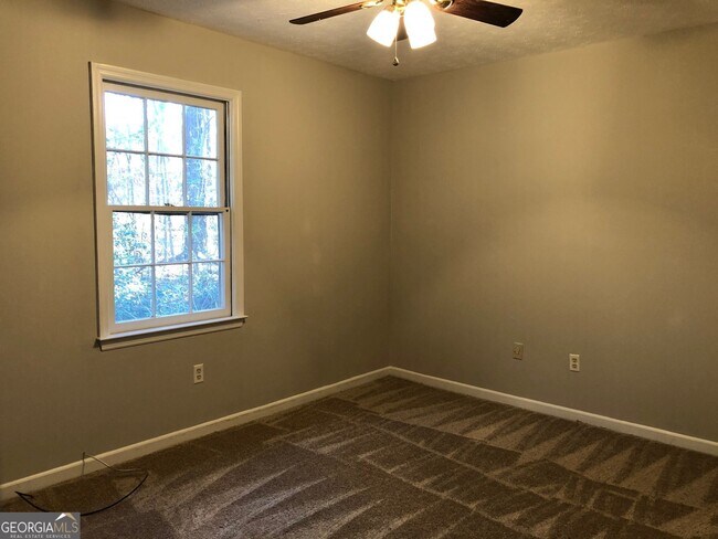 Building Photo - 220 Park Ridge Dr