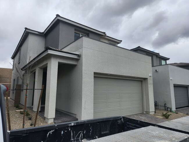 Building Photo - WOW New Built in Summerlin!