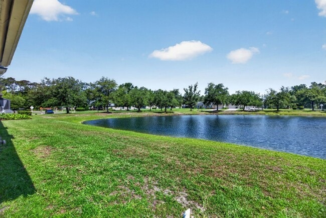 Building Photo - Eagle Harbor Townhome