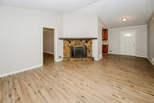 Building Photo - 1847 Litchfield Rd SW