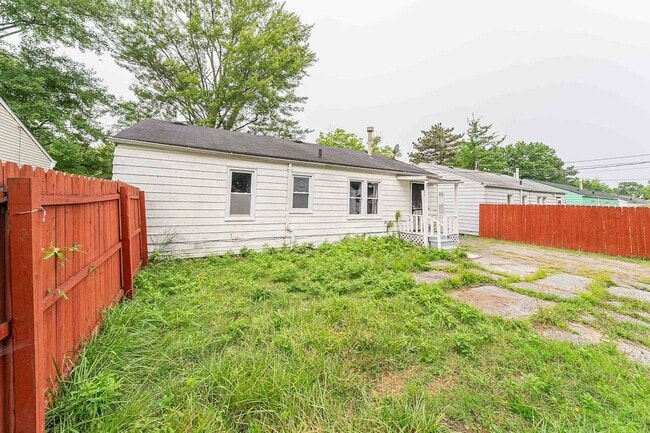 Building Photo - 2533 Greenvale Rd