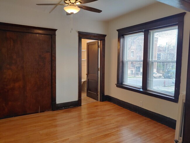 Building Photo - 901-909 Summit