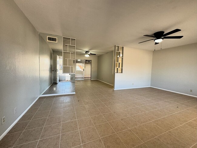 Building Photo - ***MOVE IN SPECIAL***2 BEDROOM HOME WITH T...