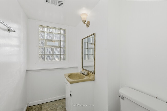 Building Photo - 3317 Birchwood Dr