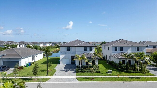 Building Photo - 17353 SW 46th St