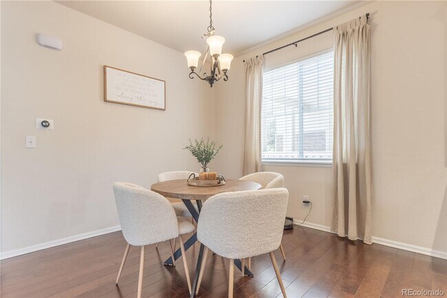 Building Photo - Charming 3 bedroom, 3 bathroom home in The...