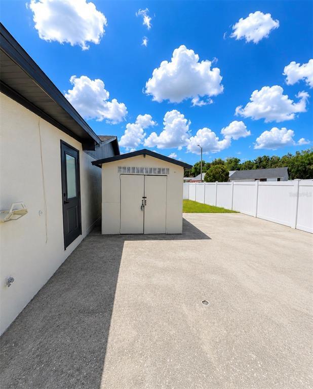 Building Photo - 8541 Briar Grove Cir
