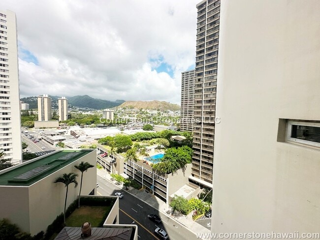 Building Photo - 1212 Nuuanu Ave