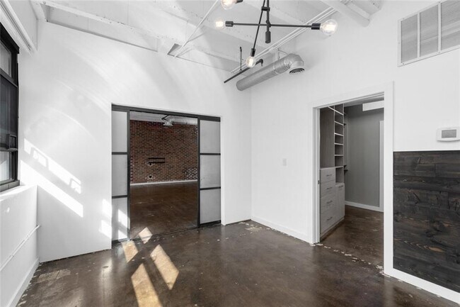 Building Photo - 878 Peachtree St NE