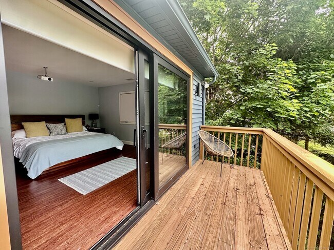 Building Photo - 18 Candlewood Springs Road
