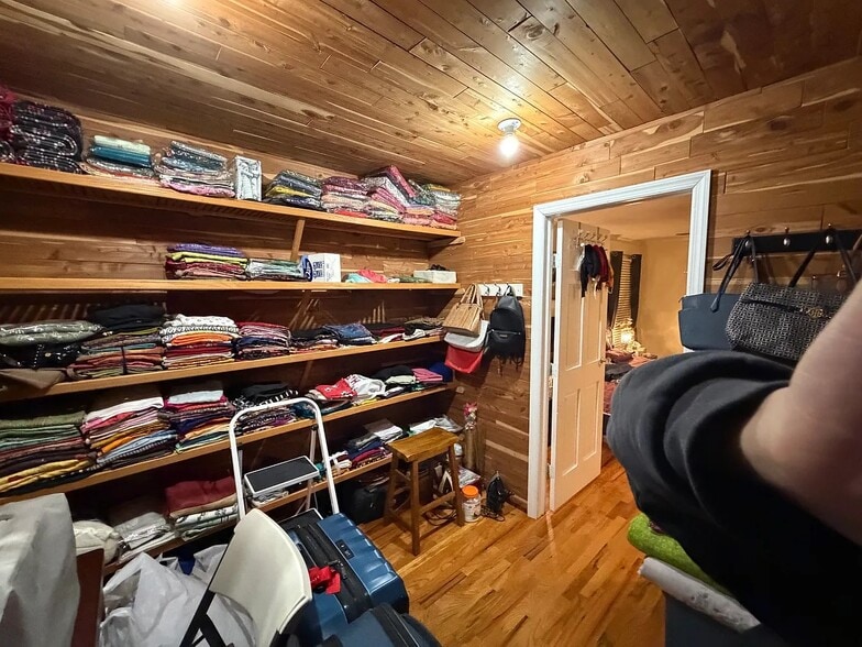 Building Photo - 3264 Middletown Rd