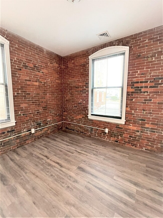 Building Photo - 62 Lowell St