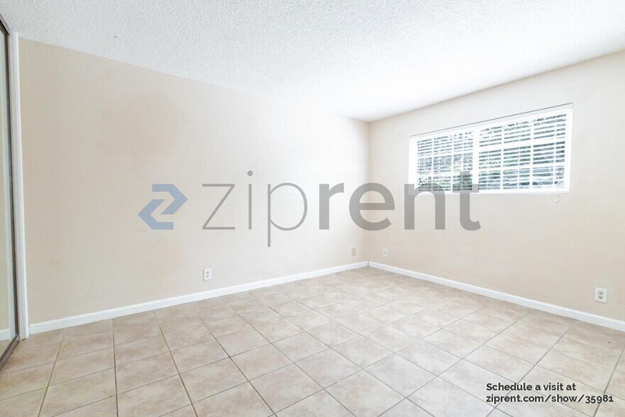 Building Photo - 10978 Hirschfeld Way
