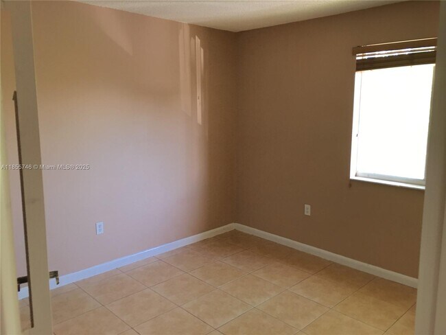 Building Photo - 15731 SW 137th Ave