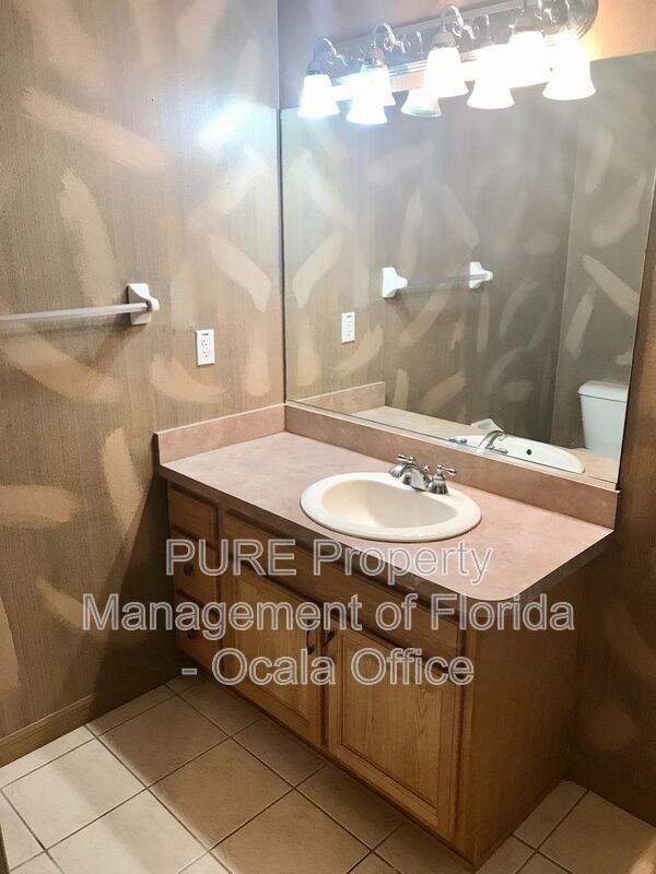 Building Photo - 18 Cedar Tree Trce