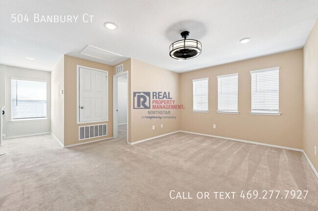 Building Photo - 504 Banbury Ct