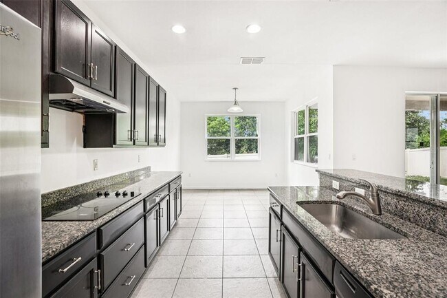 Building Photo - 1211 Canyon Oaks Dr
