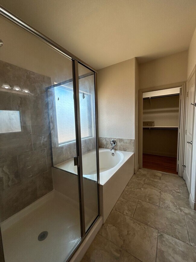 Building Photo - LOCATION, LOCATION, LOCATION-4 bedroom in Legado Estates