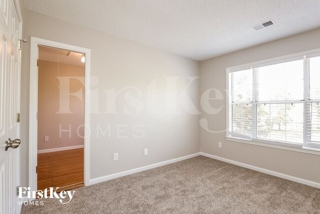 Building Photo - 11209 Longhedge Ln