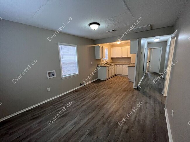 Building Photo - 227 Roosevelt St