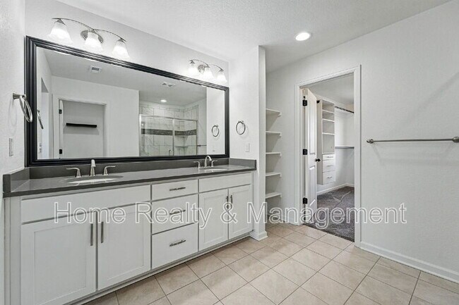 Building Photo - 9364 E 105th Ave