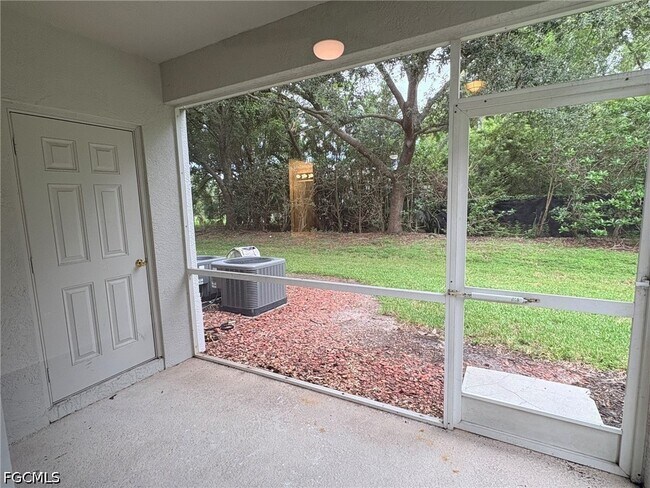 Building Photo - 8079 Pacific Beach Dr