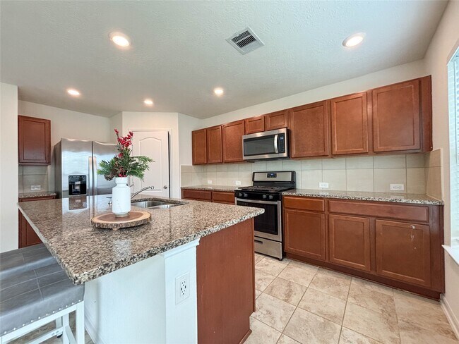 Building Photo - 2527 Boxwood Park