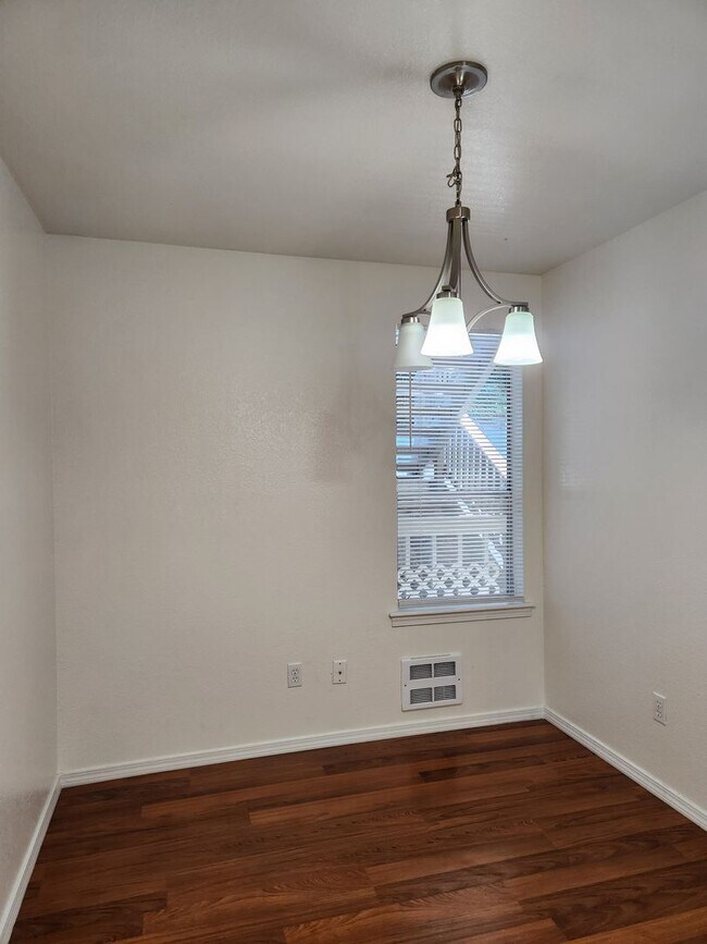 Building Photo - 500 National Ave N