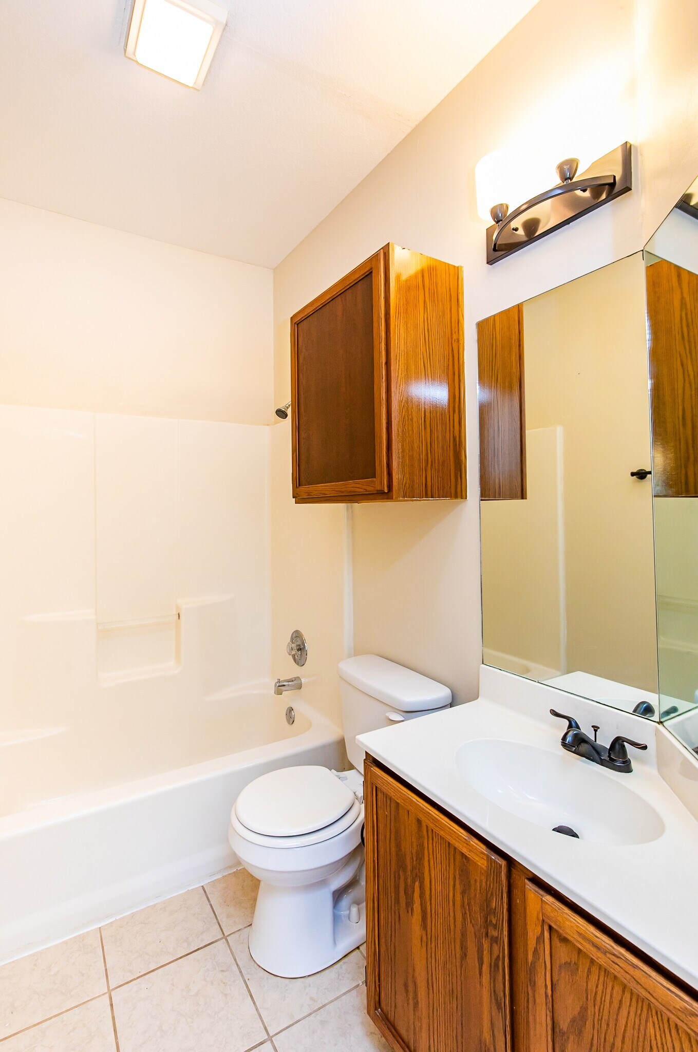 2nd Bathroom - 3001 Whisper Oaks Ln