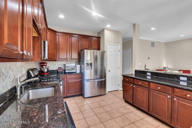 Building Photo - 40 Demarest Dr