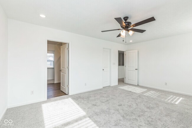 Building Photo - 3489 Briarwick Dr