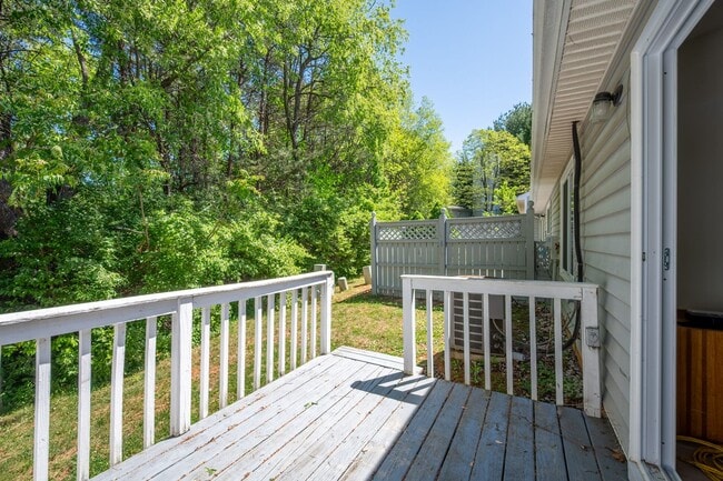 Building Photo - 2 Bed, 2 Bath Renovated Townhouse – Single-Level Living – $1,800/month