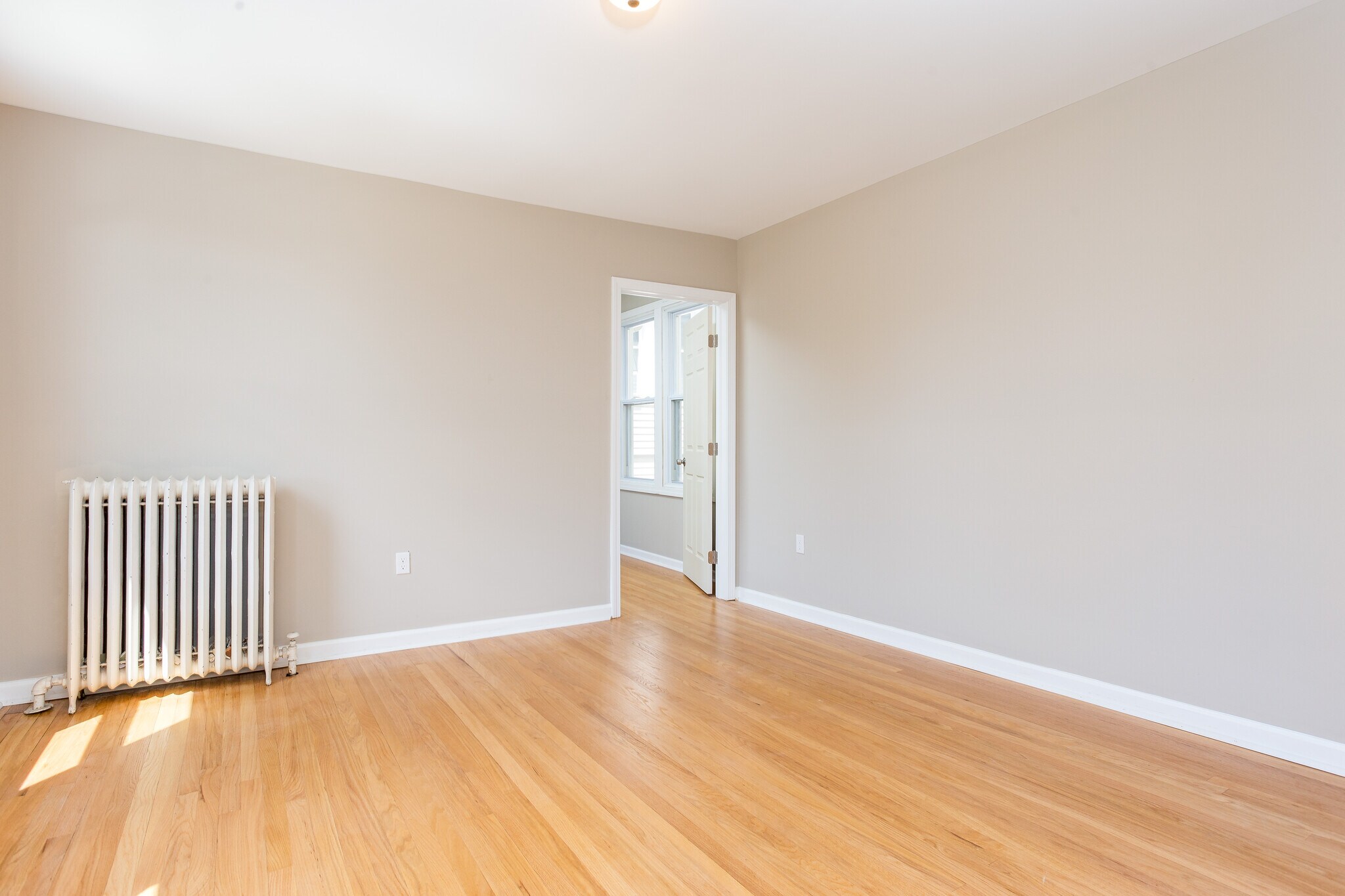 Building Photo - 34 Court Park