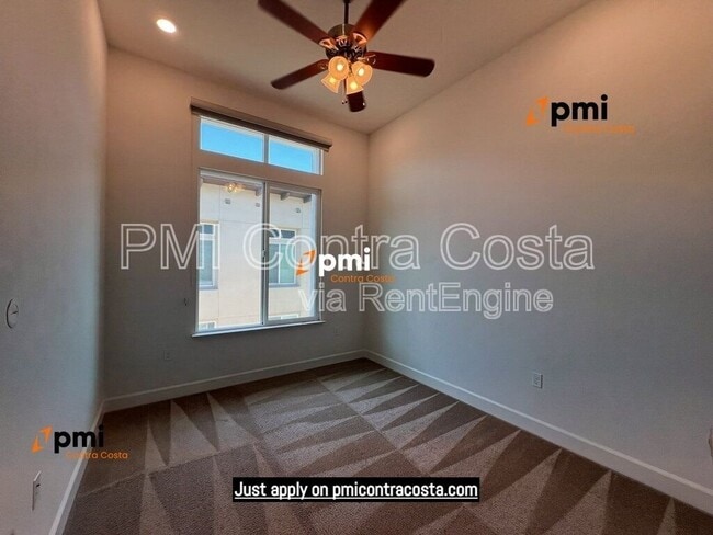 Building Photo - 5217 S Esprit Loop