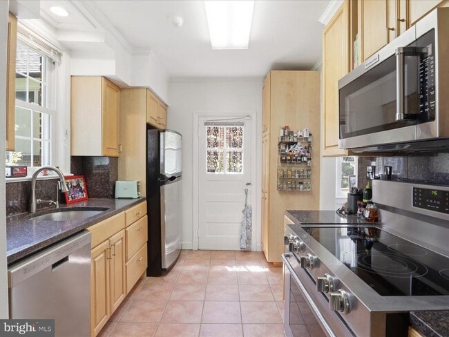 Building Photo - 6205 29th St NW