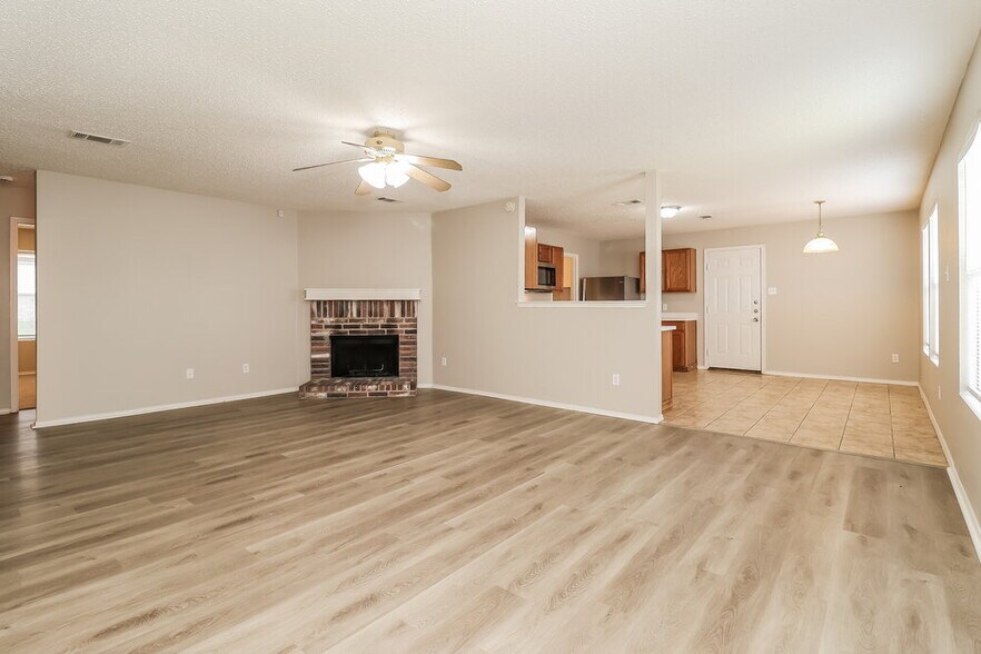 Building Photo - 5112 Royal Burgess Dr