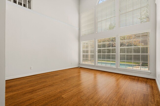 Building Photo - 14207 Woodville Gardens Dr