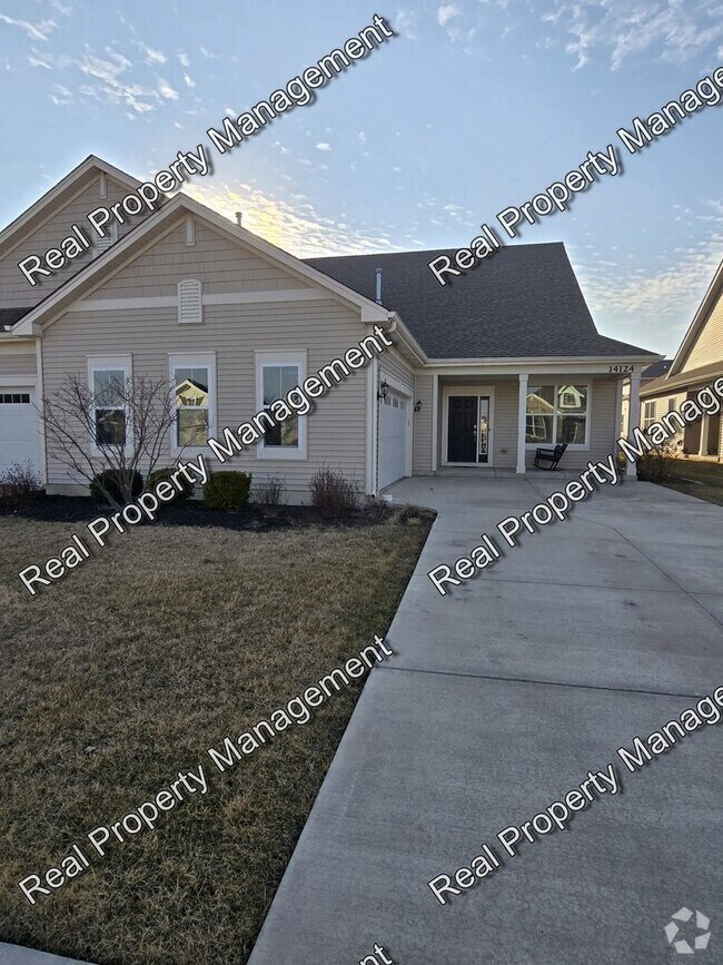 Building Photo - Newer Two Bedroom Townhome