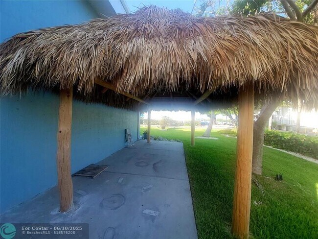 Building Photo - 300 Duck Key Dr
