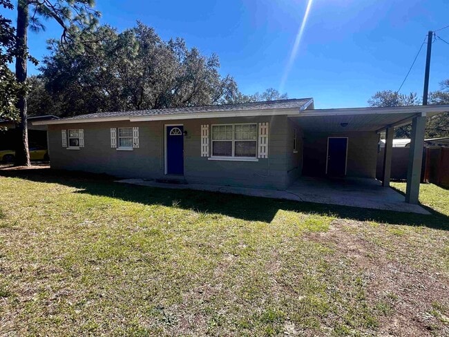 Building Photo - 809 Briandav St