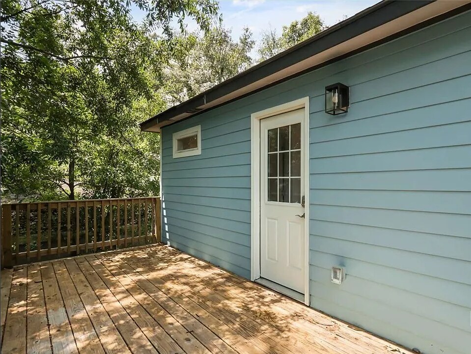 Desk - 1714 Le Grand St