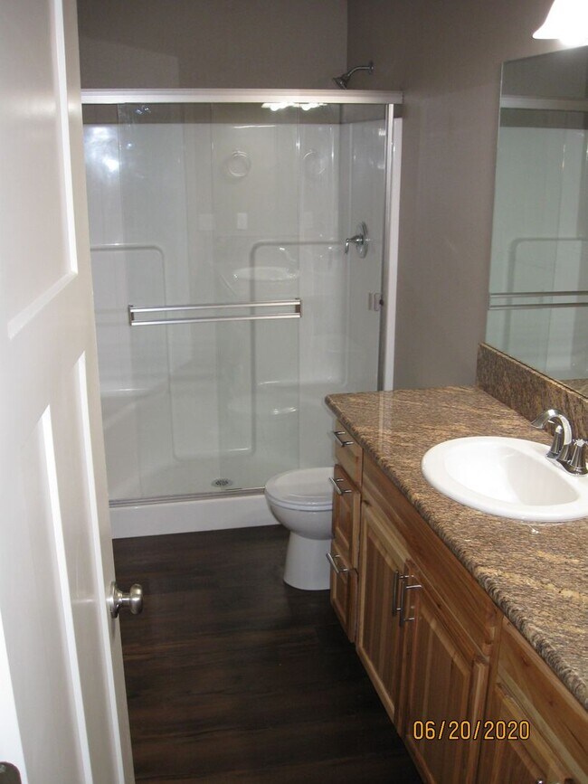 Building Photo - Must See 3 Bedroom with Fenced Yard!