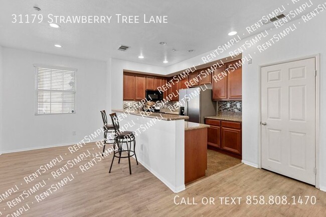 Building Photo - Stunning 3 BR 2.5 BA Townhome for Lease