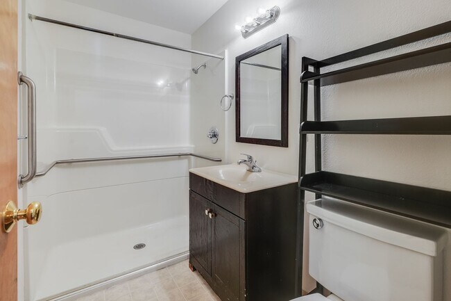Building Photo - Charming 3 bed, 1.5 bath rental home in SE Portland!