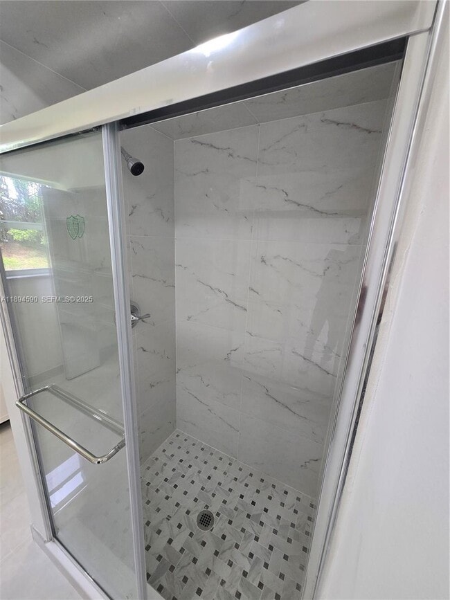 Building Photo - 600 SW 8th Pl