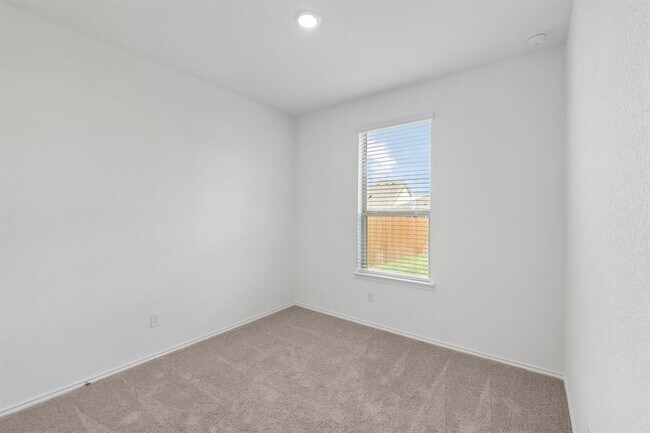 Building Photo - 133 Ventura Dr