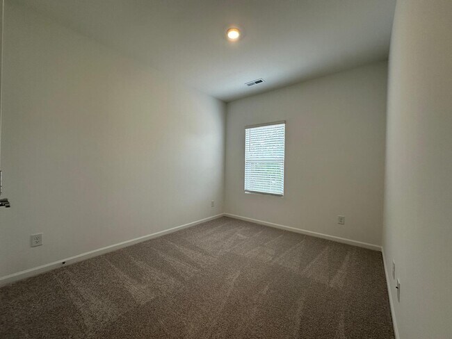 Building Photo - 1728 Blanche St