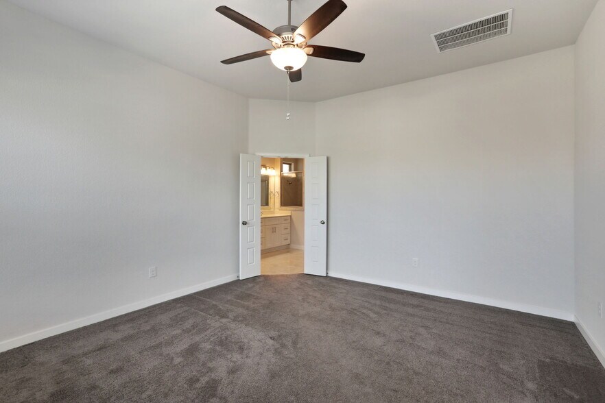 Building Photo - 4141 Presidio Ln