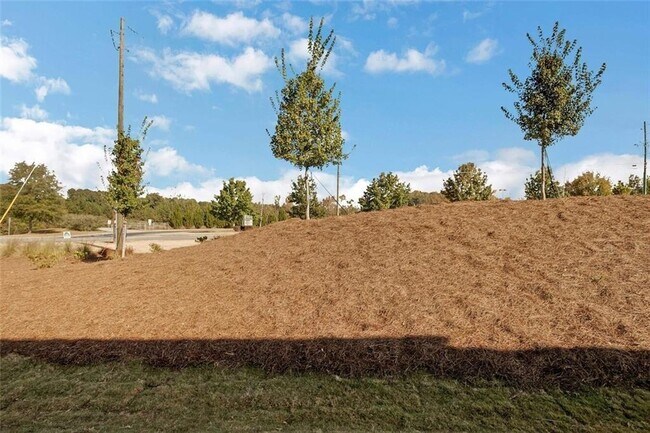 Building Photo - 10 American Ave